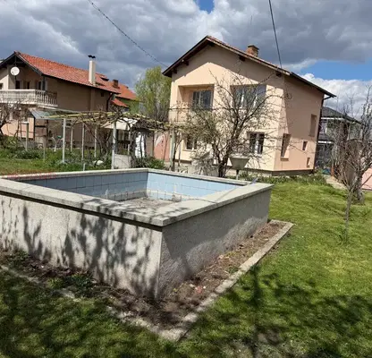 Photo 3 — House in област София, Prolesha