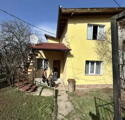 Снимка 2 — Къща в Перник, с. Рударци