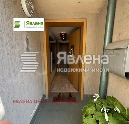 Photo 2 — 4-level house in Manastirski livadi with yard and garage