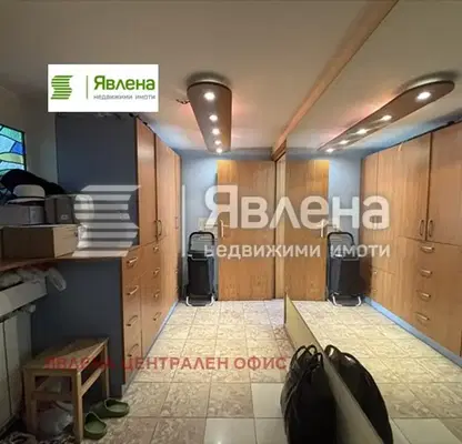 Photo 3 — 4-level house in Manastirski livadi with yard and garage