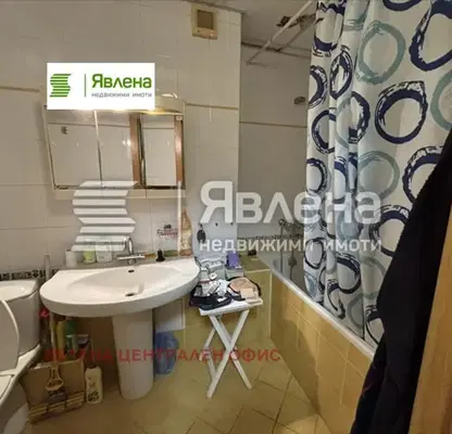 Photo 5 — 4-level house in Manastirski livadi with yard and garage