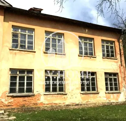 Снимка 3 — Двуетажна къща 360 кв.м. в с. Буковец с голям парцел