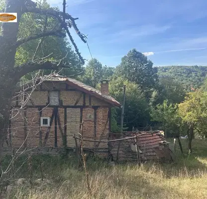 Снимка 4 — Двуетажна къща с 5 стаи в Трявна с южно изложение
