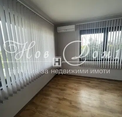 Снимка 2 — Къща във Варна, Галата