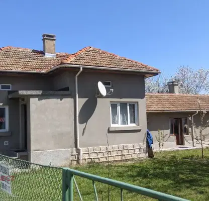 Снимка 2 — Къща във Варна, Вълчи дол