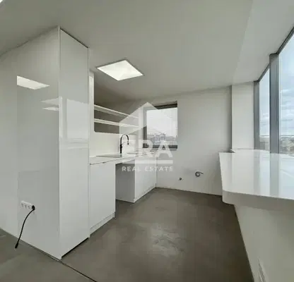 Photo 4 — Office in Sofiya, Centyr
