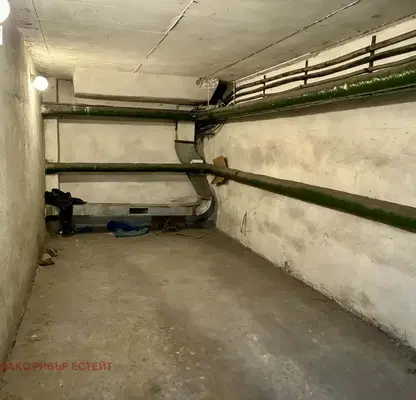 Photo 4 — Garage/Parking in Ruse, Centyr