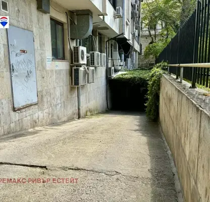 Photo 5 — Garage/Parking in Ruse, Centyr