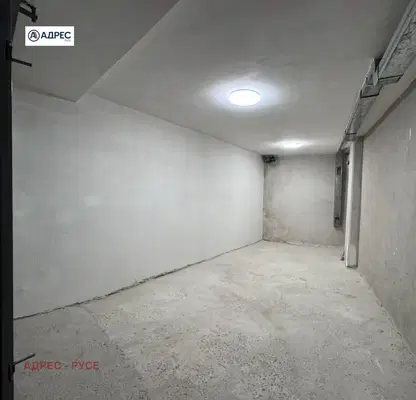 Photo 3 — Garage/Parking in Ruse, Centyr