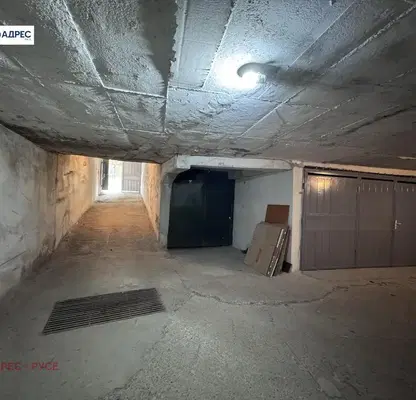 Photo 5 — Garage/Parking in Ruse, Centyr