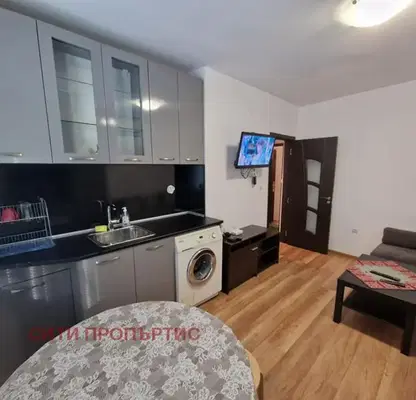 Photo 2 — 3-bedroom apartment in Благоев, Идеален център