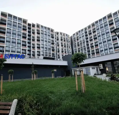 Снимка 2 — Двустаен апартамент с панорамна гледка в Изгрев, Бургас