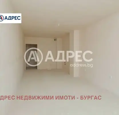 Снимка 2 — Тристаен апартамент в Бургас, Лазур