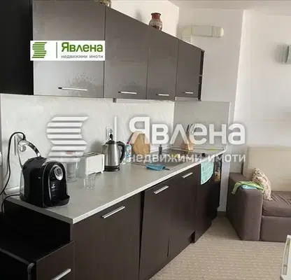 Снимка 2 — Двустаен апартамент в Сарафово с асансьор и басейн