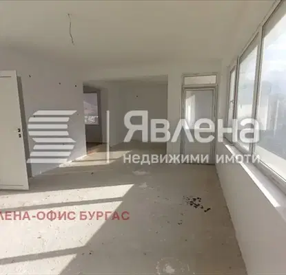 Снимка 2 — Тристаен апартамент в Бургас, Царево