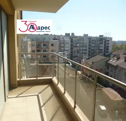 Снимка 3 — Двустаен апартамент в Добрич, Център