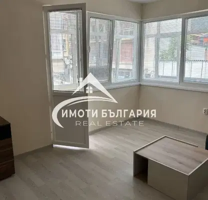 Снимка 2 — Двустаен апартамент в Пловдив, Карлово