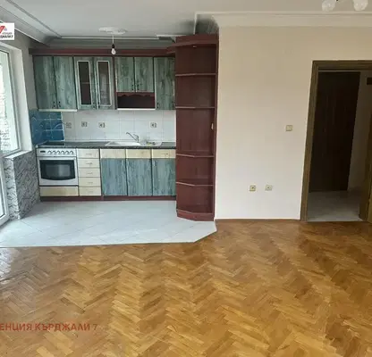 Снимка 2 — Многостаен апартамент в Кърджали, Център