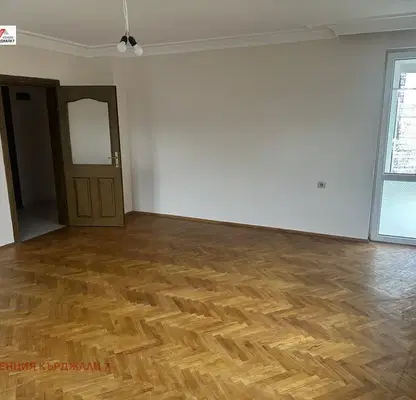 Снимка 3 — Многостаен апартамент в Кърджали, Център