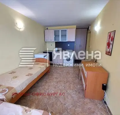 Снимка 3 — Студио апартамент в Несебър с южно изложение и басейн