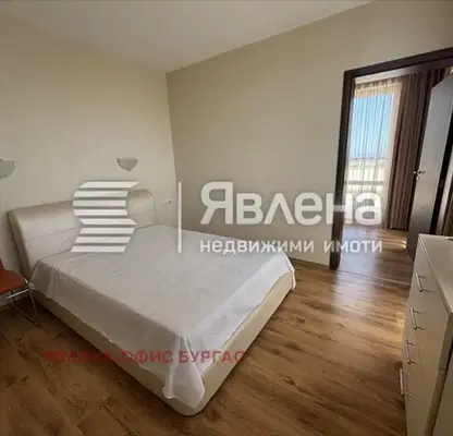 Снимка 2 — Тристаен апартамент в Бургас, Несебър
