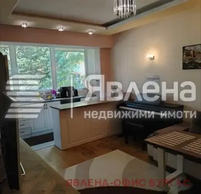 Снимка 3 — Тристаен апартамент в Бургас, Несебър