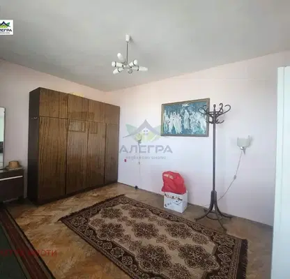 Снимка 3 — Тристаен апартамент в Пазарджик, Център