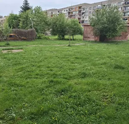 Снимка 2 — Двустаен апартамент в Перник, Изток