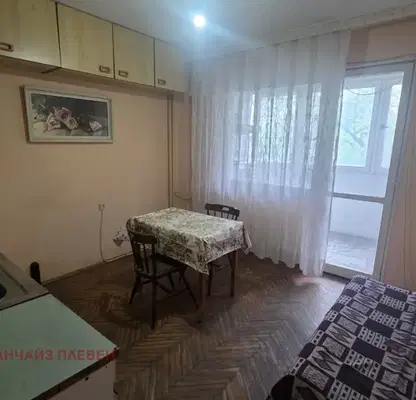 Снимка 3 — Тристаен апартамент в Плевен, Дружба 4