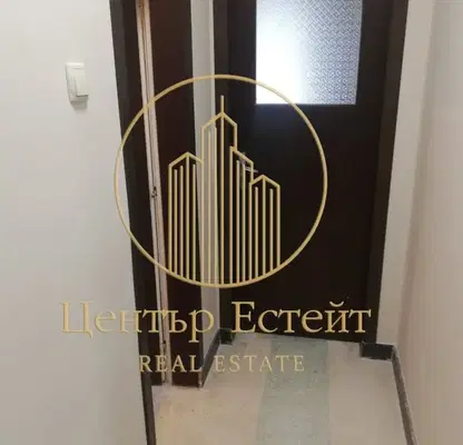 Снимка 4 — Двустаен апартамент в Плевен, Широк център