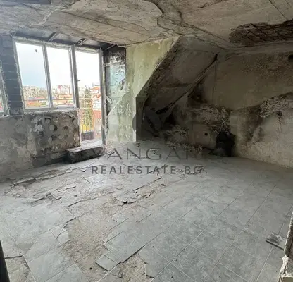 Снимка 4 — Просторен 4-стаен мезонет в Стария град, Пловдив с 4 тераси