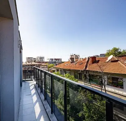 Снимка 5 — Двустаен апартамент с тераса в Център, Пловдив