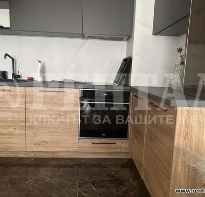 Снимка 5 — Тристаен апартамент в Център на Пловдив с асансьор