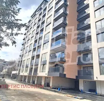 Снимка 2 — Двустаен апартамент в Кършияка с панорамна гледка в Пловдив