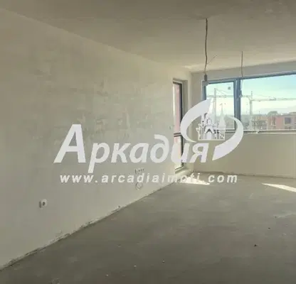 Снимка 2 — Двустаен апартамент в Кършияка с тераса, Пловдив