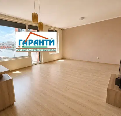 Снимка 2 — Двустаен апартамент с тераса в Кършияка, Пловдив