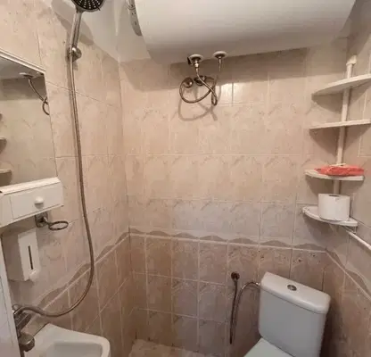 Снимка 4 — Двустаен апартамент в Кършияка, Пловдив, на трети етаж