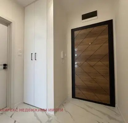 Снимка 5 — Двустаен апартамент в Остромила с тераса, Пловдив