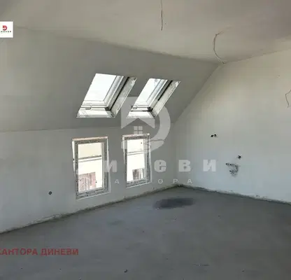 Photo 2 — Spacious 3-room apartment in Ostromila with two terraces