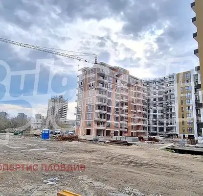 Снимка 3 — Двустаен апартамент в Тракия, Пловдив с асансьор и паркинг