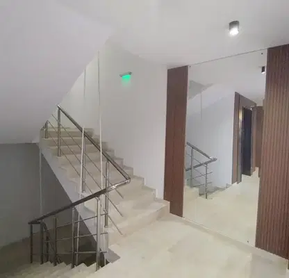 Снимка 2 — Двустаен апартамент 73 кв.м в кв. Южен, Пловдив с асансьор