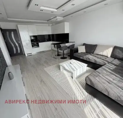 Снимка 2 — Тристаен апартамент в кв. Южен, Пловдив с луксозни удобства
