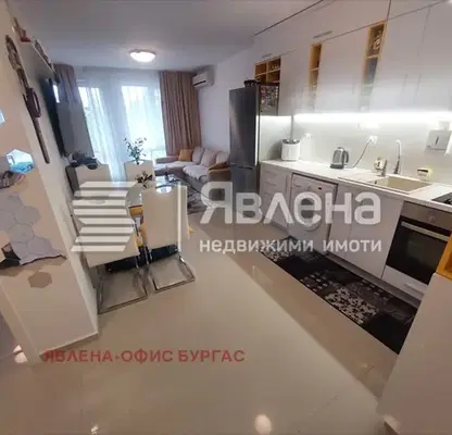 Снимка 2 — Двустаен апартамент в Бургас, Поморие