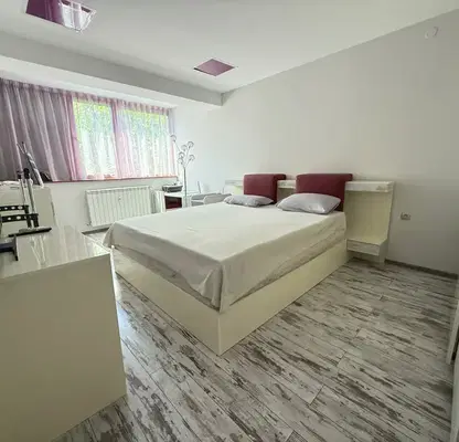 Снимка 5 — Тристаен апартамент в Русе, Алеи Възраждане