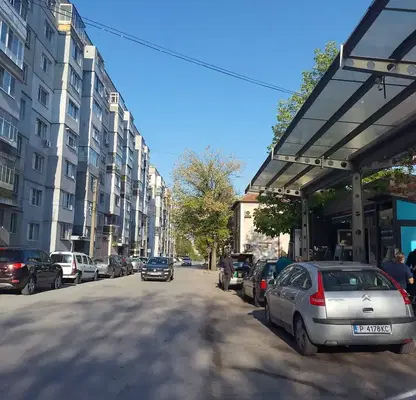 Снимка 3 — Двустаен апартамент в Русе, Широк център