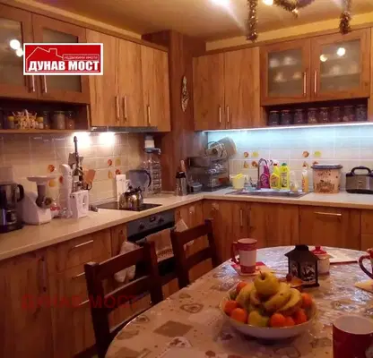 Снимка 2 — Тристаен апартамент в Русе, Възраждане