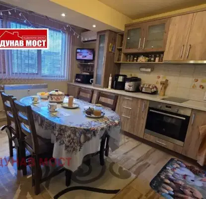 Снимка 3 — Тристаен апартамент в Русе, Възраждане