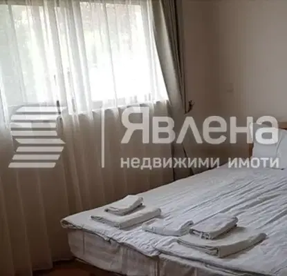 Снимка 4 — Тристаен апартамент в Добрич, с. Божурец