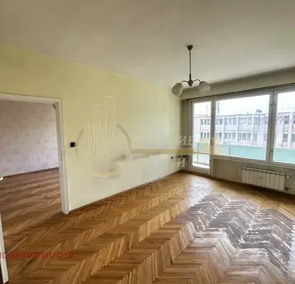 Снимка 5 — Тристаен апартамент с две тераси в Бъкстон, София
