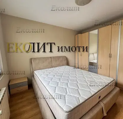 Снимка 2 — Тристаен апартамент с две тераси в Бъкстон, София